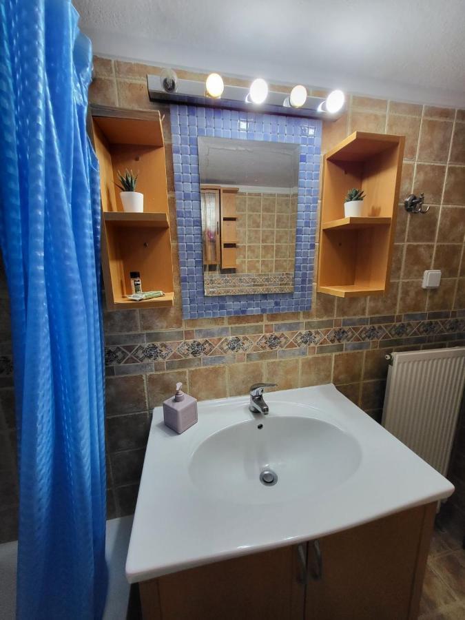Ritsa Apartment Peraia  Екстер'єр фото