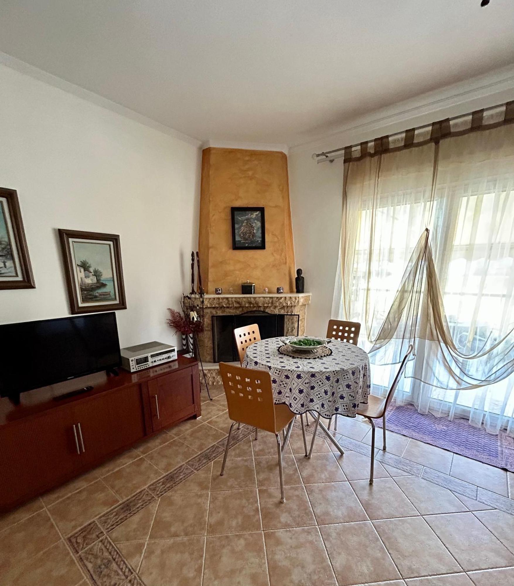 Ritsa Apartment Peraia  Екстер'єр фото